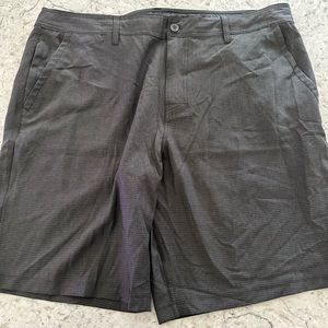 Men’s walking shorts, hang 10. New. Belted loop. Size 40.